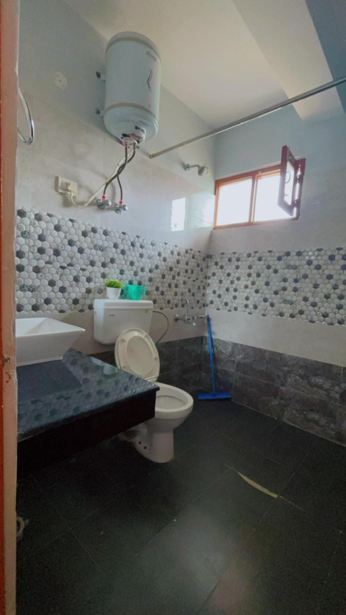 Lha Pomo Kyelang Exterior foto