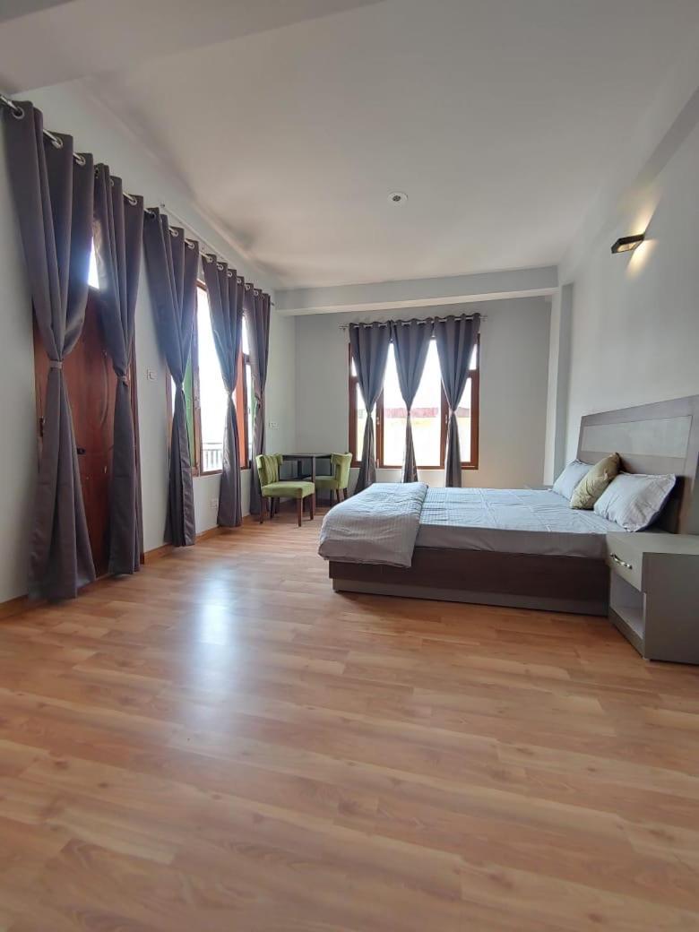 Lha Pomo Kyelang Exterior foto